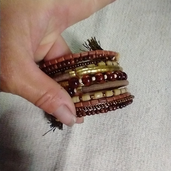 Goldtone brown large beaded wire bracelet - Picture 1 of 3